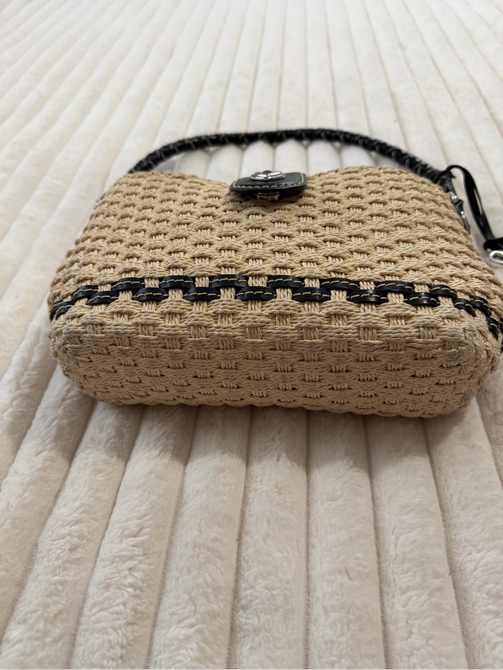 Brighton Beige Woven Shoulder Bag with Black leather Trim - Picture 3 of 9